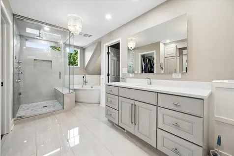 2S351 Chaucer Court Glen Ellyn IL 60137
