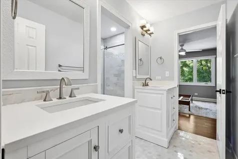 2S351 Chaucer Court Glen Ellyn IL 60137