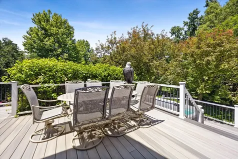 2S351 Chaucer Court Glen Ellyn IL 60137