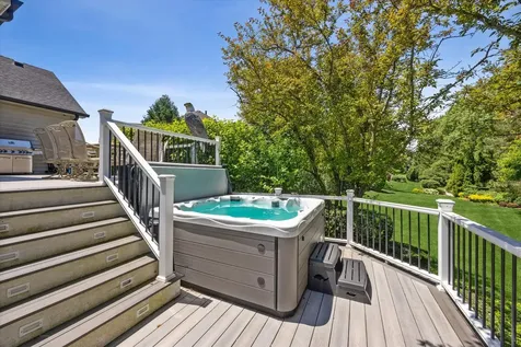 2S351 Chaucer Court Glen Ellyn IL 60137