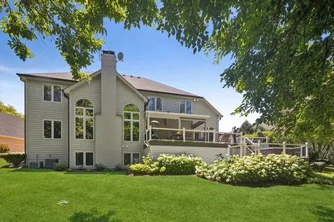 2S351 Chaucer Court Glen Ellyn IL 60137