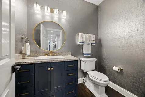 2S351 Chaucer Court Glen Ellyn IL 60137