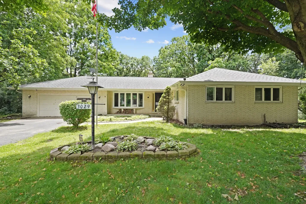 3029 West Vermont Avenue Waukegan IL 60087