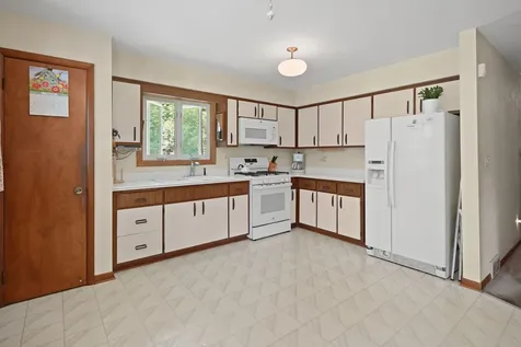3029 West Vermont Avenue Waukegan IL 60087