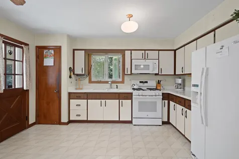 3029 West Vermont Avenue Waukegan IL 60087