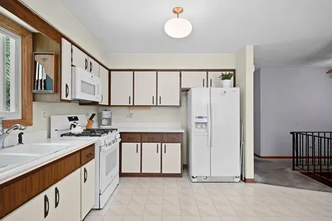 3029 West Vermont Avenue Waukegan IL 60087