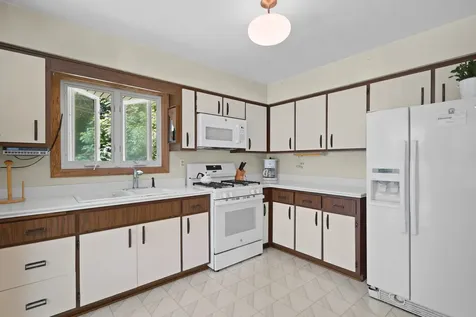 3029 West Vermont Avenue Waukegan IL 60087