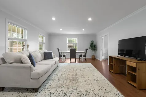 504 Lois Court Mount Prospect IL 60056
