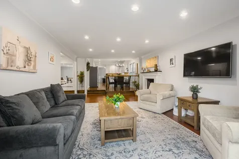 504 Lois Court Mount Prospect IL 60056