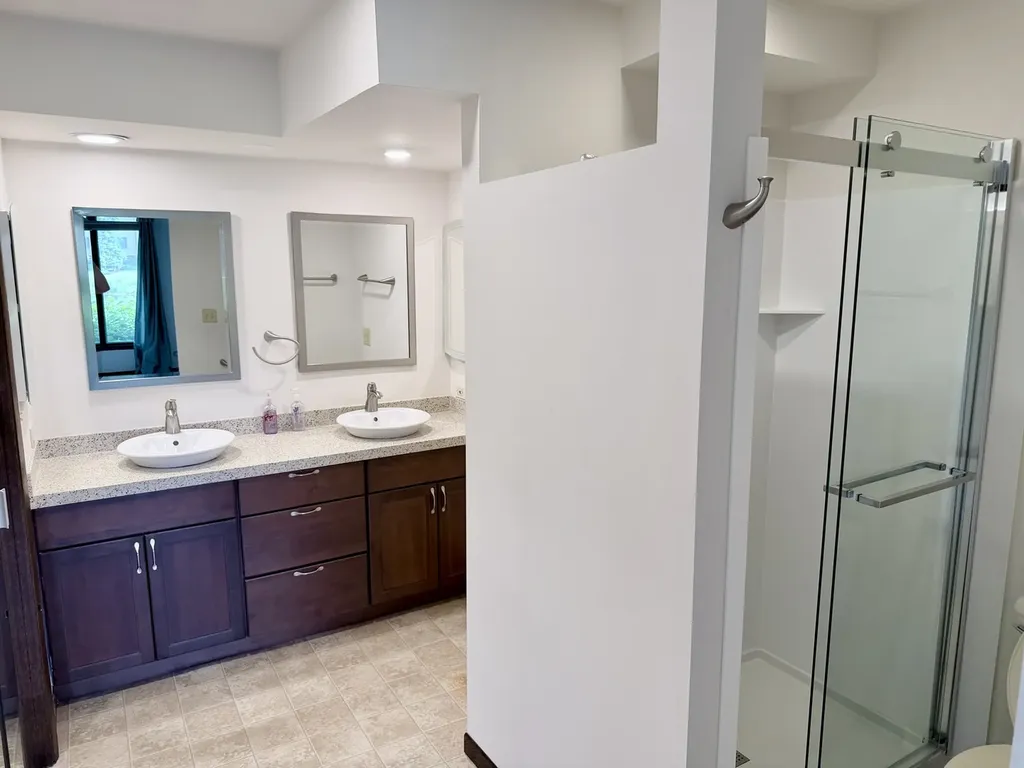 12 Kent Court Willowbrook IL 60527