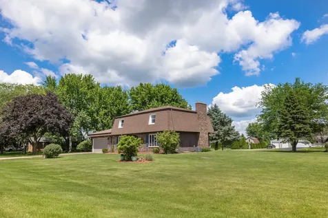 5573 South Beebe Drive Rochelle IL 61068