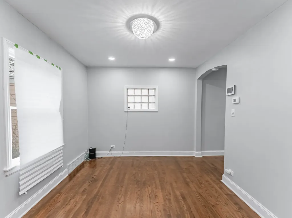 8252 South Calumet Avenue Chicago IL 60619