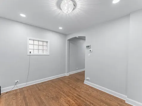 8252 South Calumet Avenue Chicago IL 60619