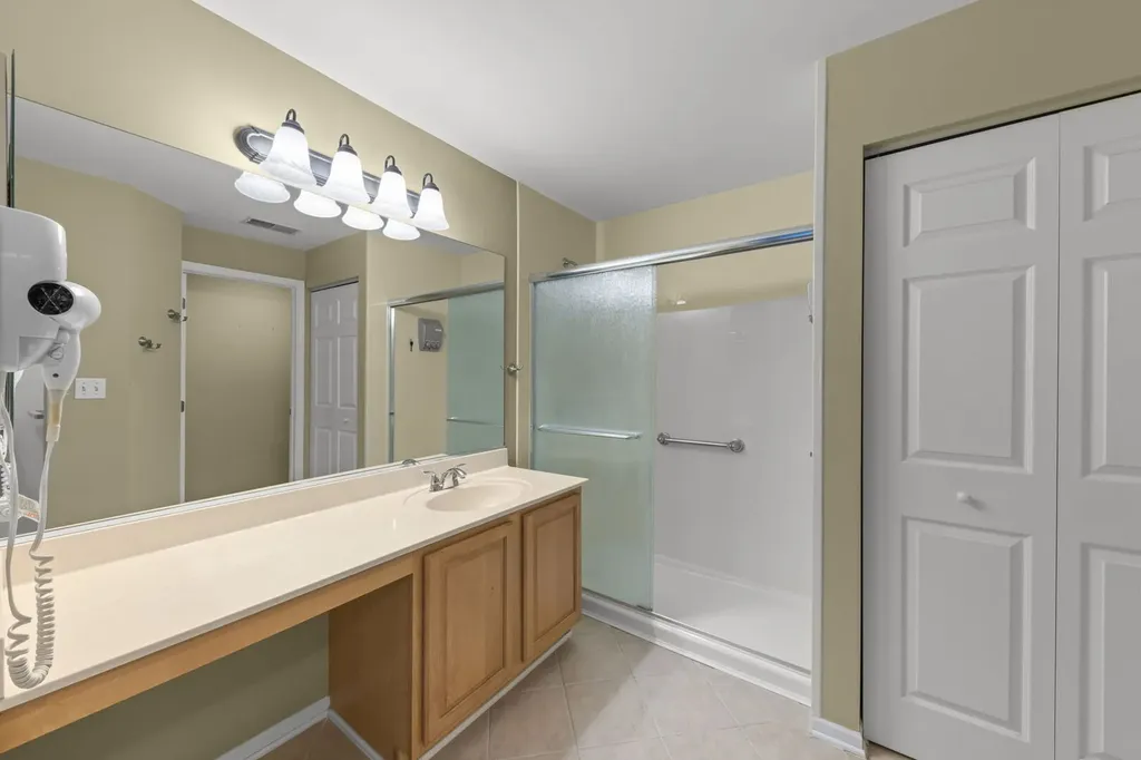 31704 Kline Circle Warrenville IL 60555
