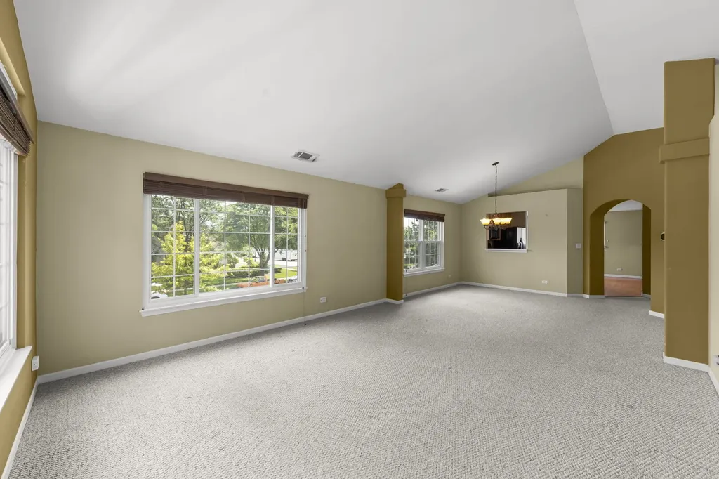 31704 Kline Circle Warrenville IL 60555