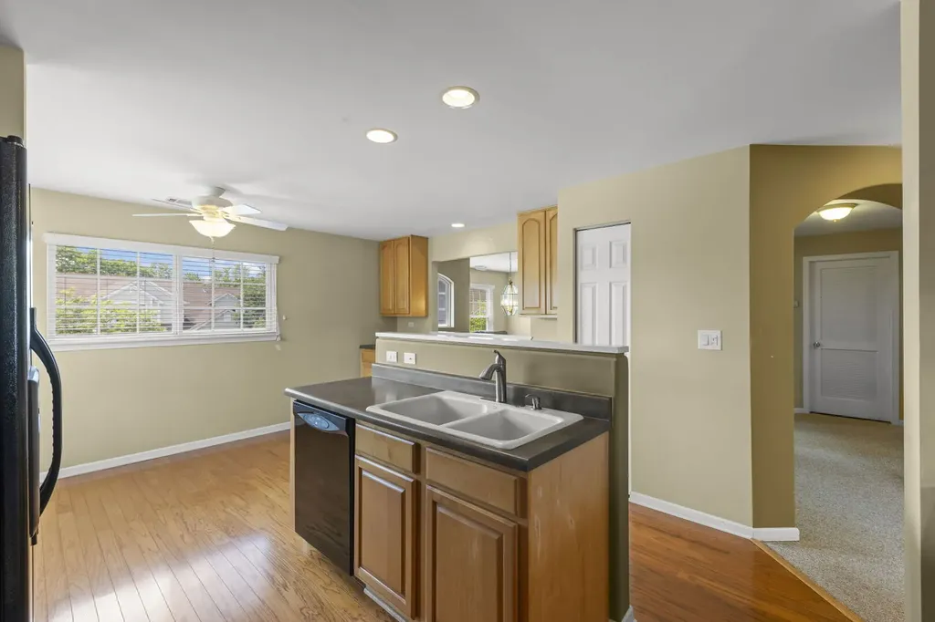 31704 Kline Circle Warrenville IL 60555