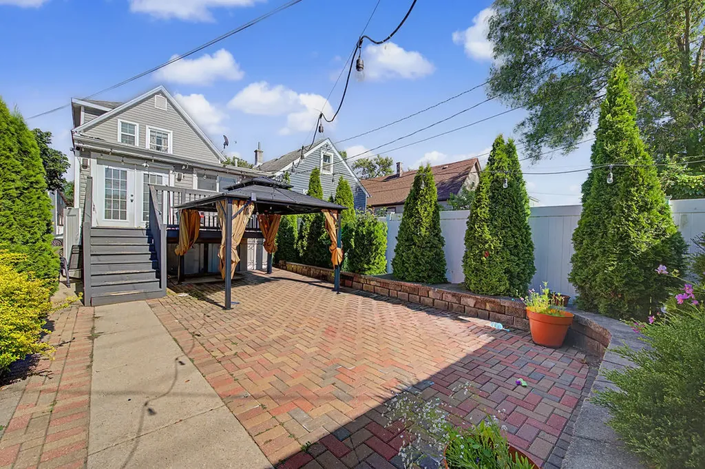 13326 South Burley Avenue Chicago IL 60633