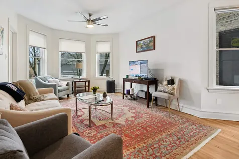 3706 North Leavitt Street Chicago IL 60618