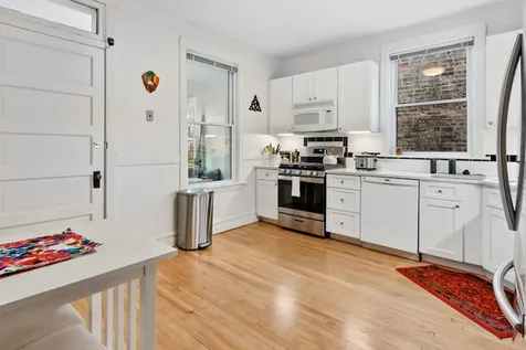 3706 North Leavitt Street Chicago IL 60618