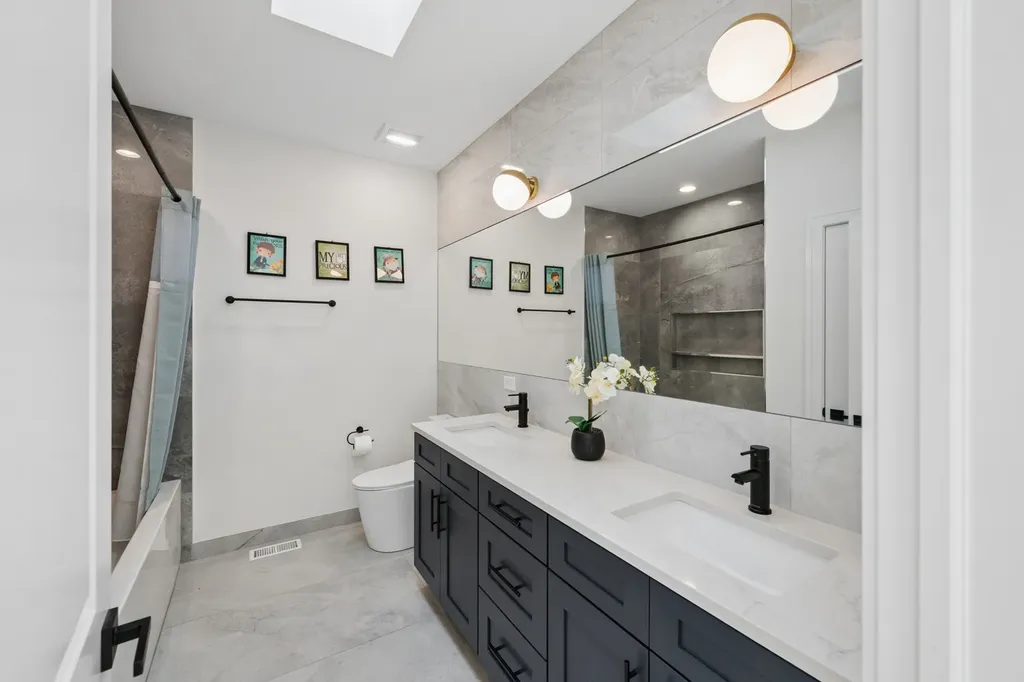 5348 West Argyle Street Chicago IL 60630