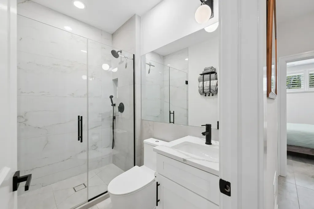 5348 West Argyle Street Chicago IL 60630