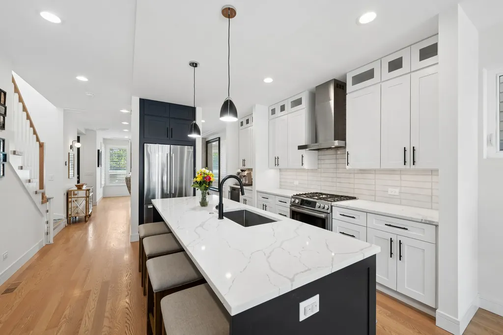 5348 West Argyle Street Chicago IL 60630