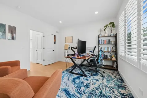 5348 West Argyle Street Chicago IL 60630