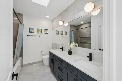 5348 West Argyle Street Chicago IL 60630