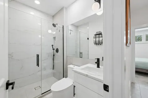 5348 West Argyle Street Chicago IL 60630