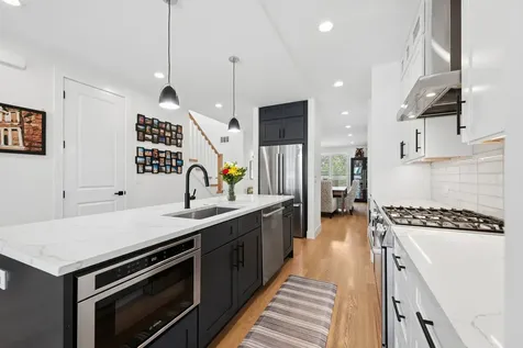 5348 West Argyle Street Chicago IL 60630