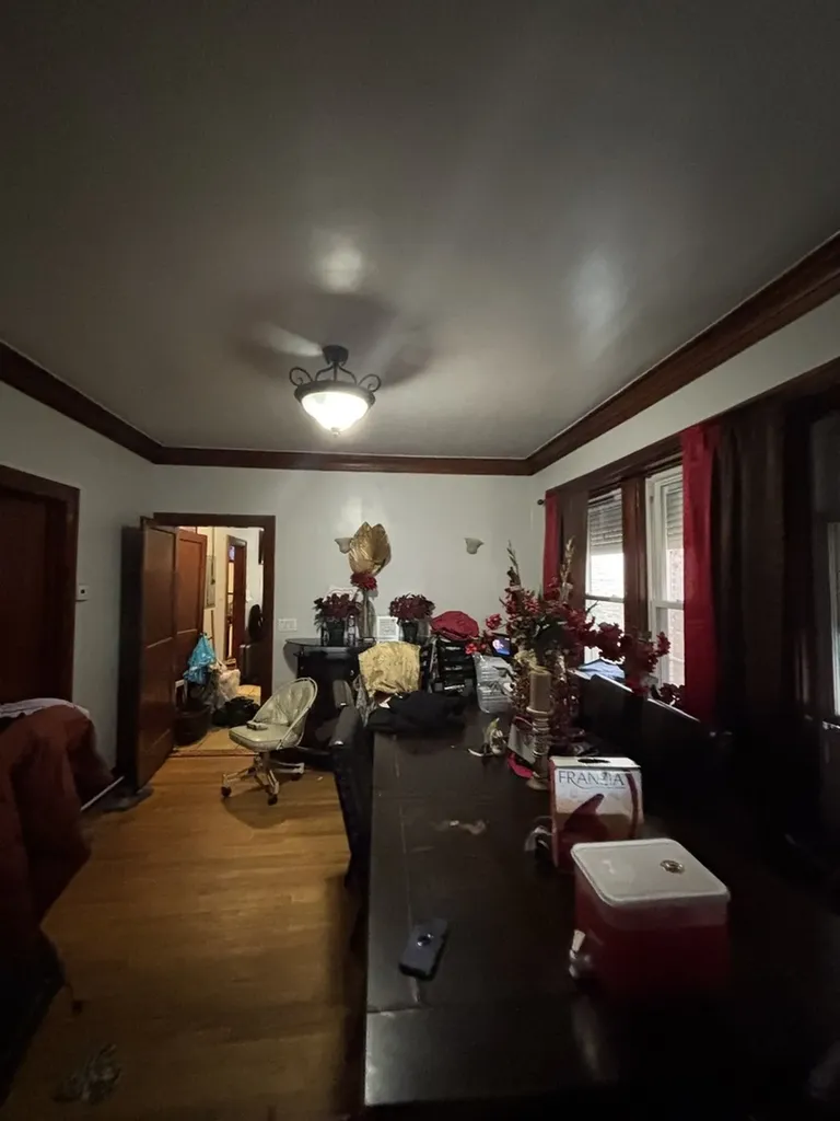 6753 South Artesian Avenue Chicago IL 60629