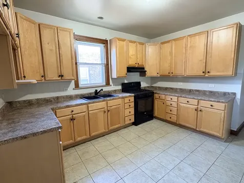 6753 South Artesian Avenue Chicago IL 60629