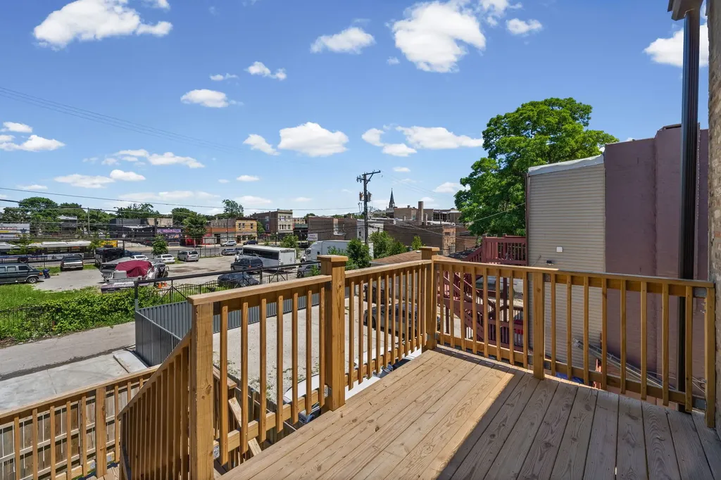 4434 West Monroe Street Chicago IL 60624