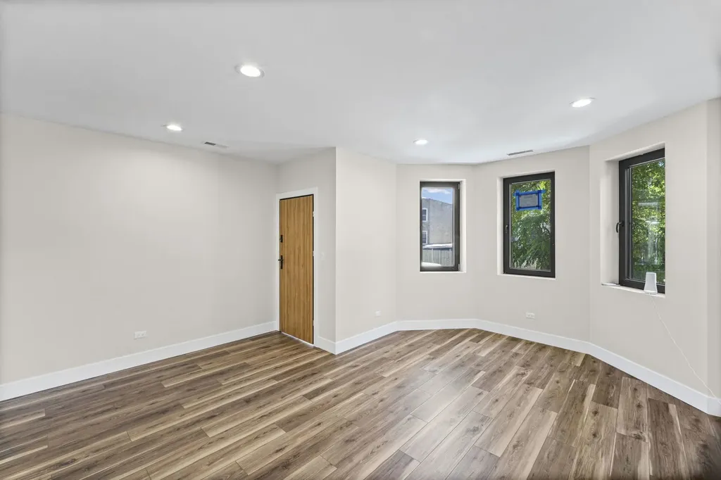 4434 West Monroe Street Chicago IL 60624
