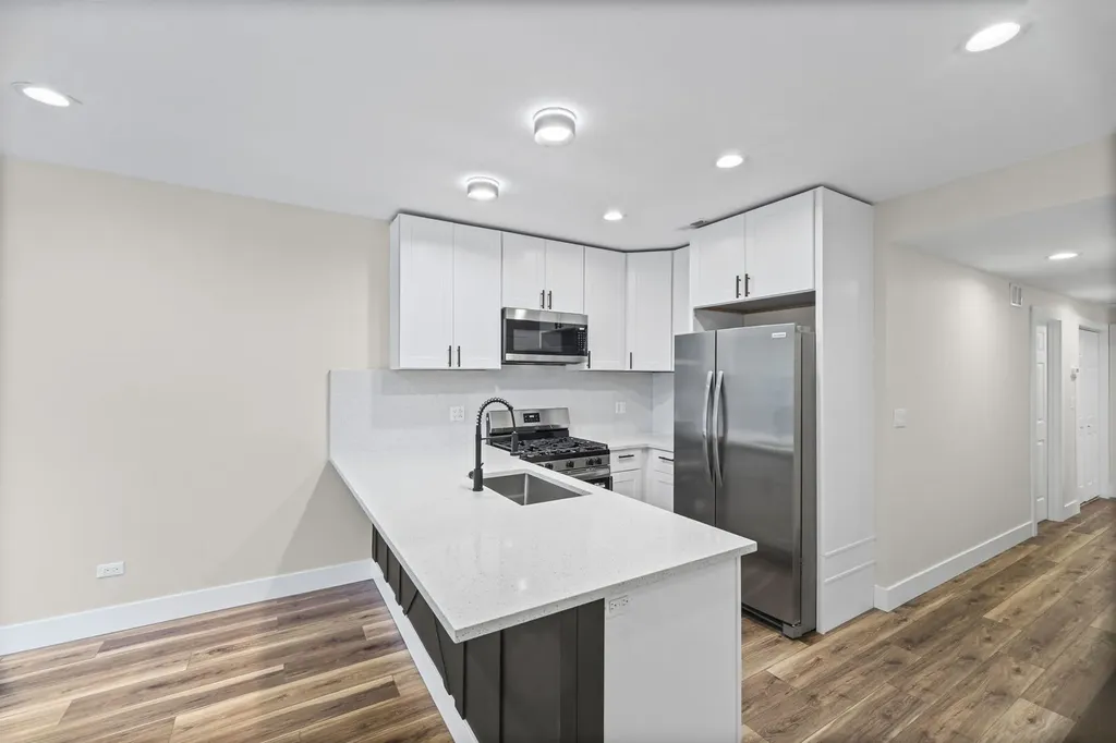 4434 West Monroe Street Chicago IL 60624
