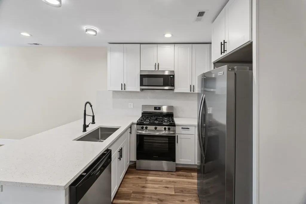 4434 West Monroe Street Chicago IL 60624