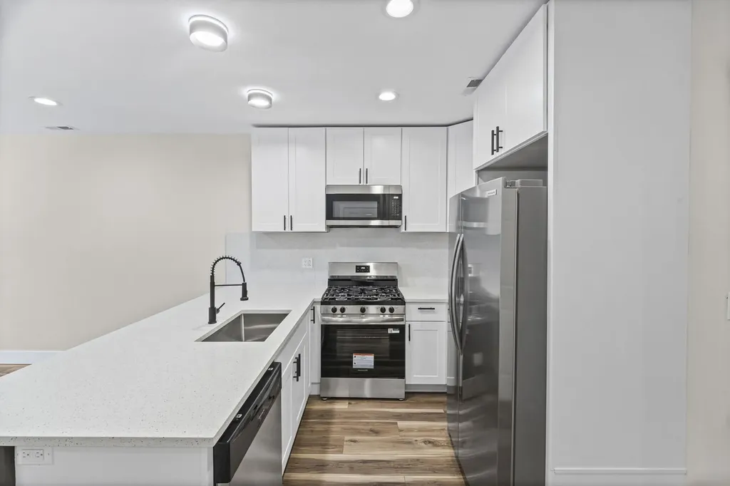 4434 West Monroe Street Chicago IL 60624