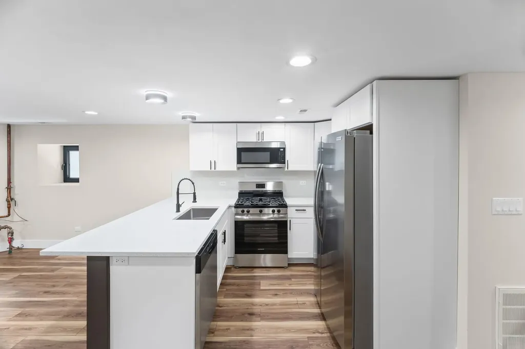 4434 West Monroe Street Chicago IL 60624