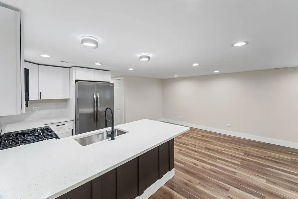 4434 West Monroe Street Chicago IL 60624