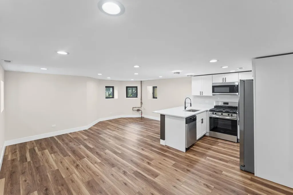 4434 West Monroe Street Chicago IL 60624