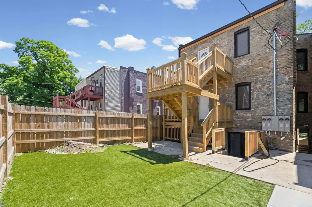 4434 West Monroe Street Chicago IL 60624
