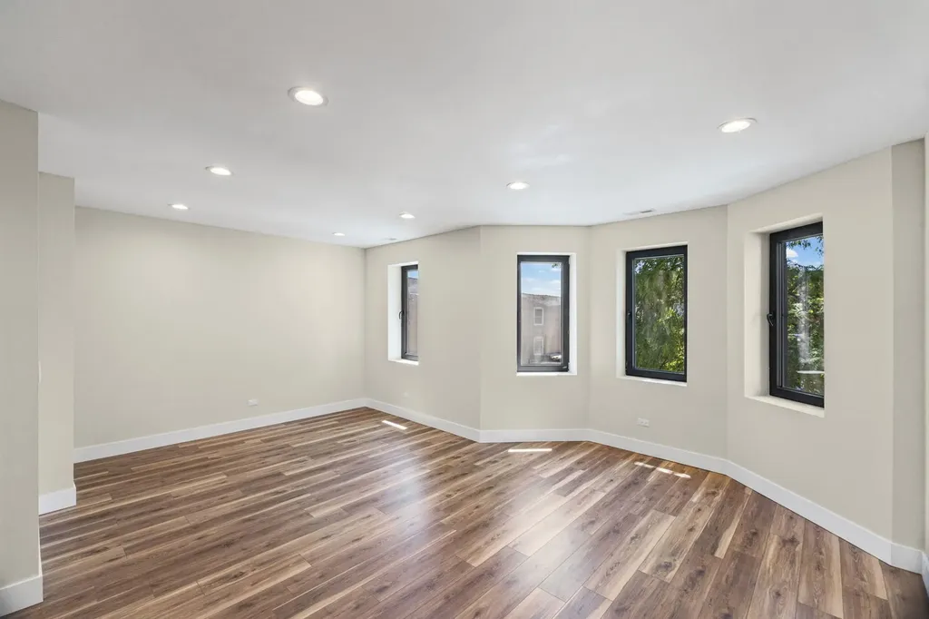 4434 West Monroe Street Chicago IL 60624
