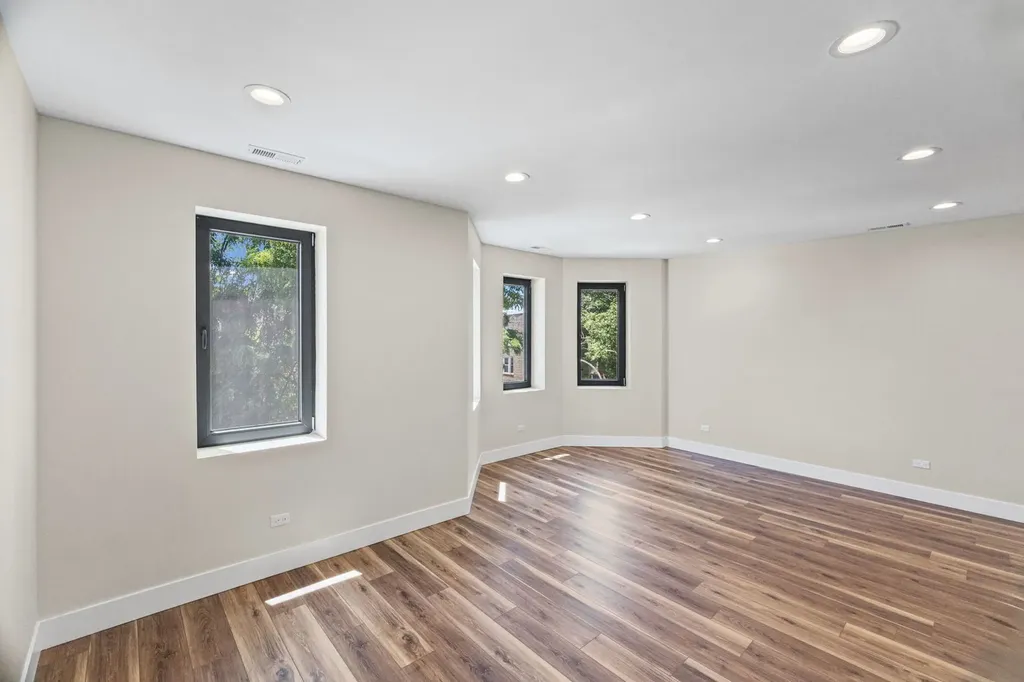 4434 West Monroe Street Chicago IL 60624