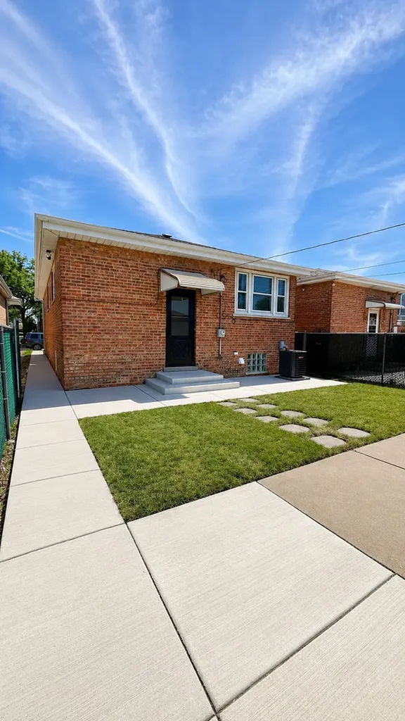 5742 West 63rd Place Chicago IL 60638