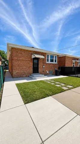 5742 West 63rd Place Chicago IL 60638