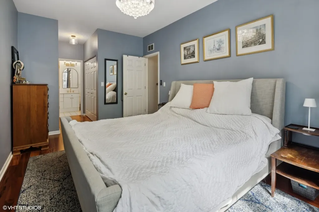 303 West Scott Street Chicago IL 60610
