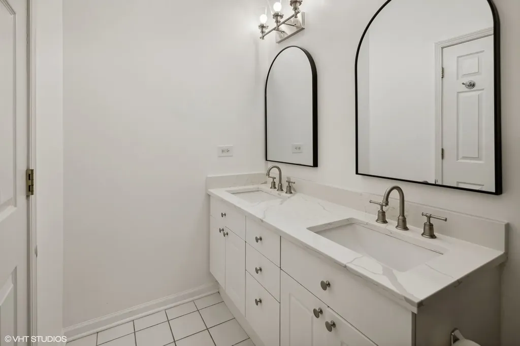 303 West Scott Street Chicago IL 60610