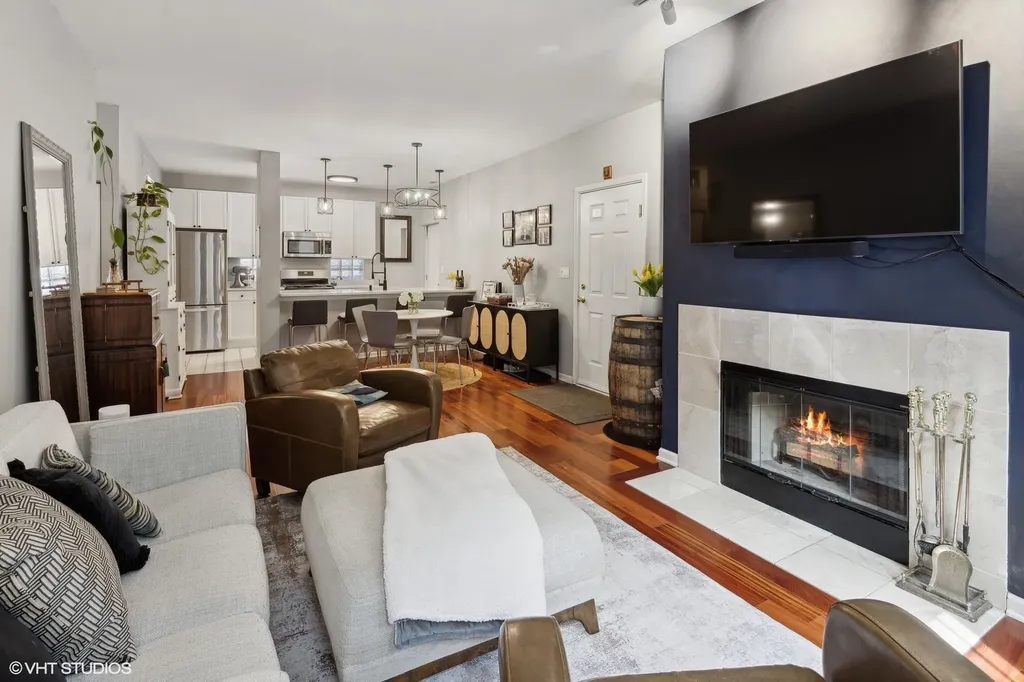303 West Scott Street Chicago IL 60610