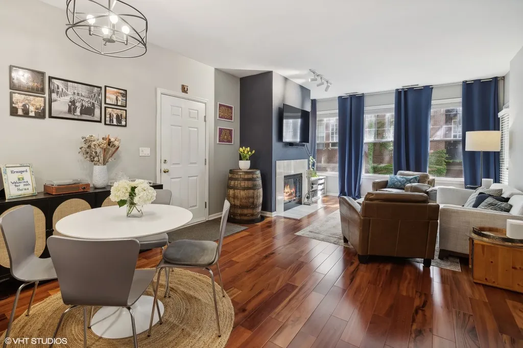303 West Scott Street Chicago IL 60610