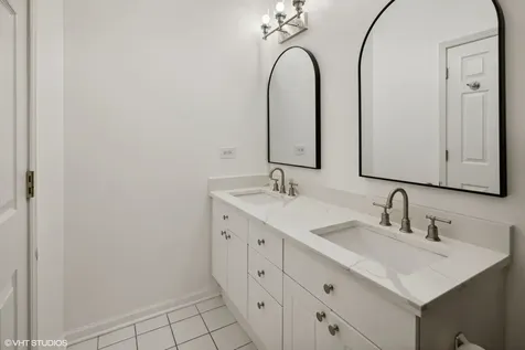 303 West Scott Street Chicago IL 60610
